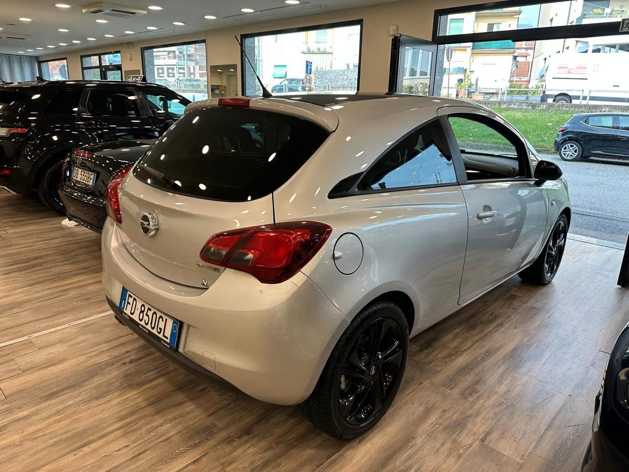 Opel Corsa 1.3 CDTI 95CV Coupé b-Color