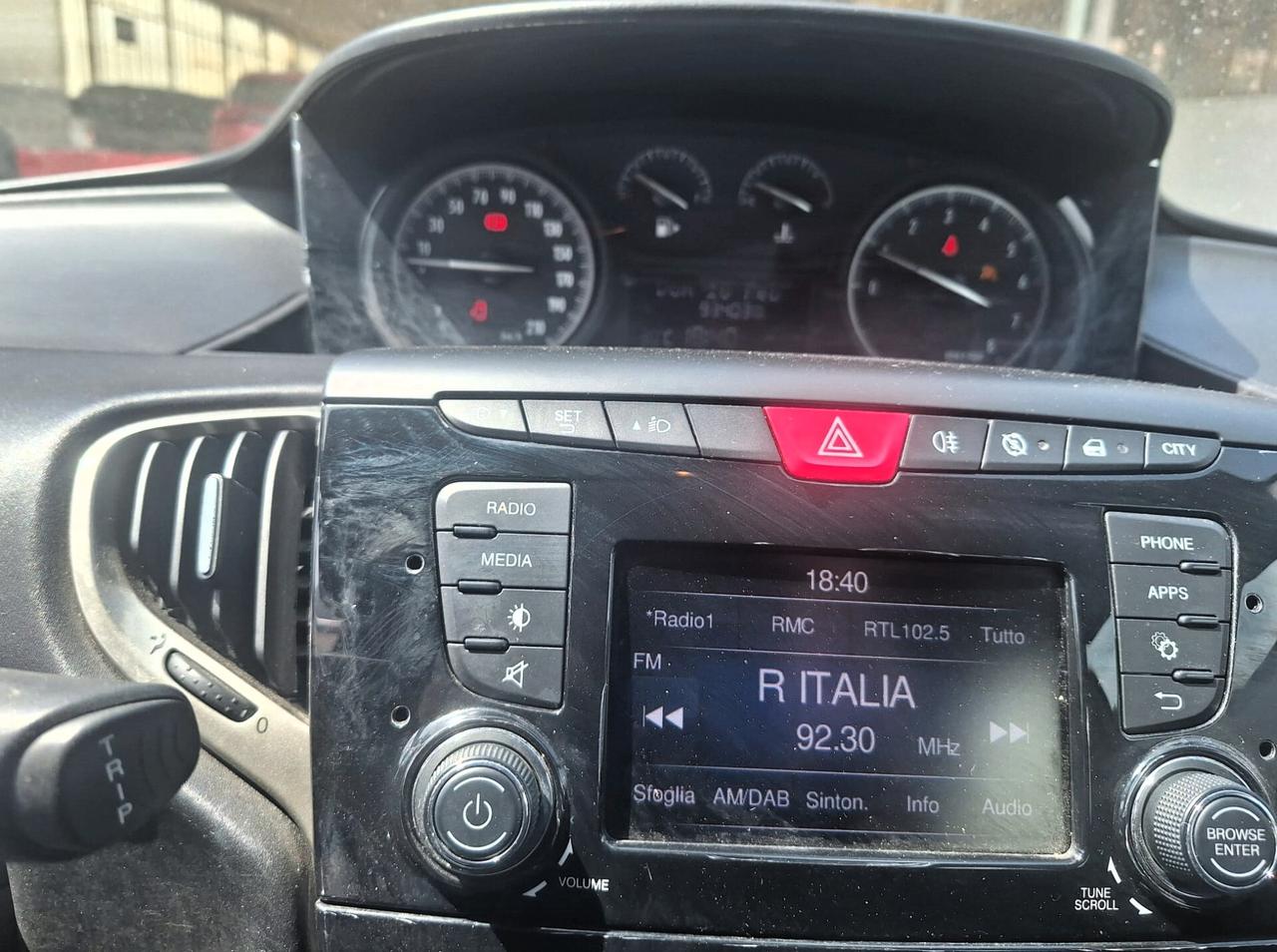 Lancia Ypsilon 1.2 69 CV 5 porte S&S Gold plus - n101192