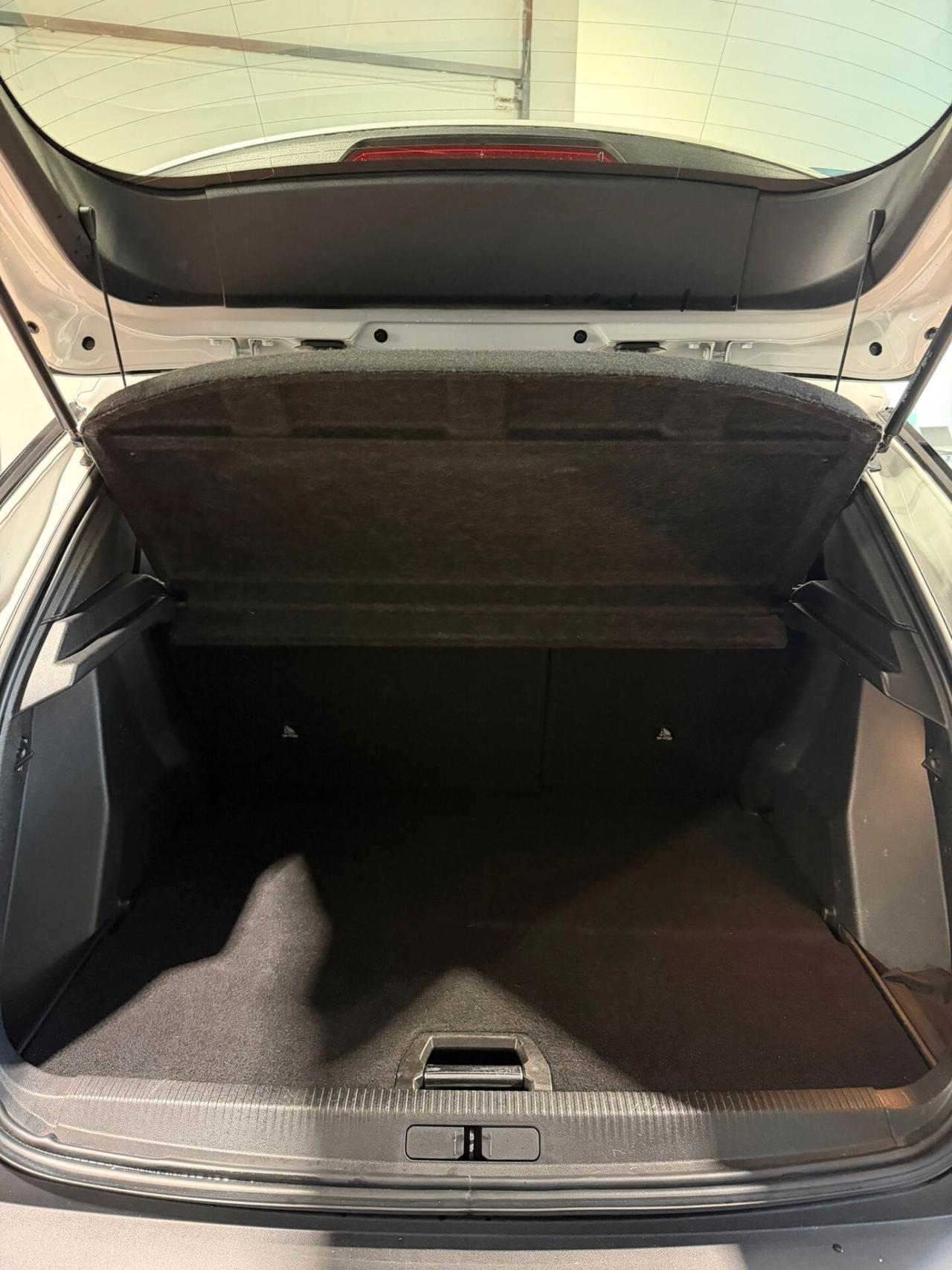 NEW PEUGEOT 2008 1.5hdi ALLURE MANUALE