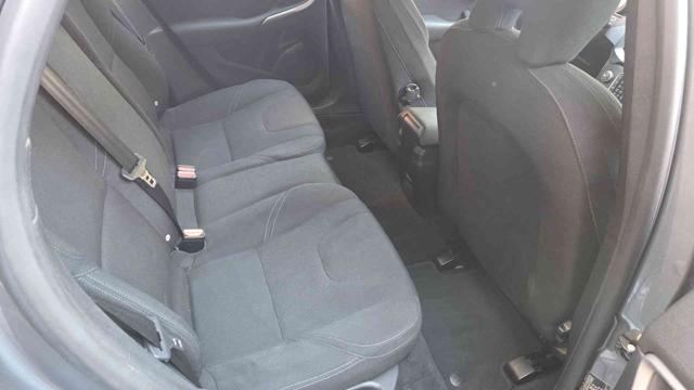 VOLVO V40 D2 1.6 Momentum