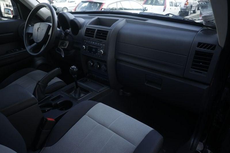 Dodge Nitro Dodge Nitro 2.8 CRD DPF SE 4WD 130KW ANNO 2008