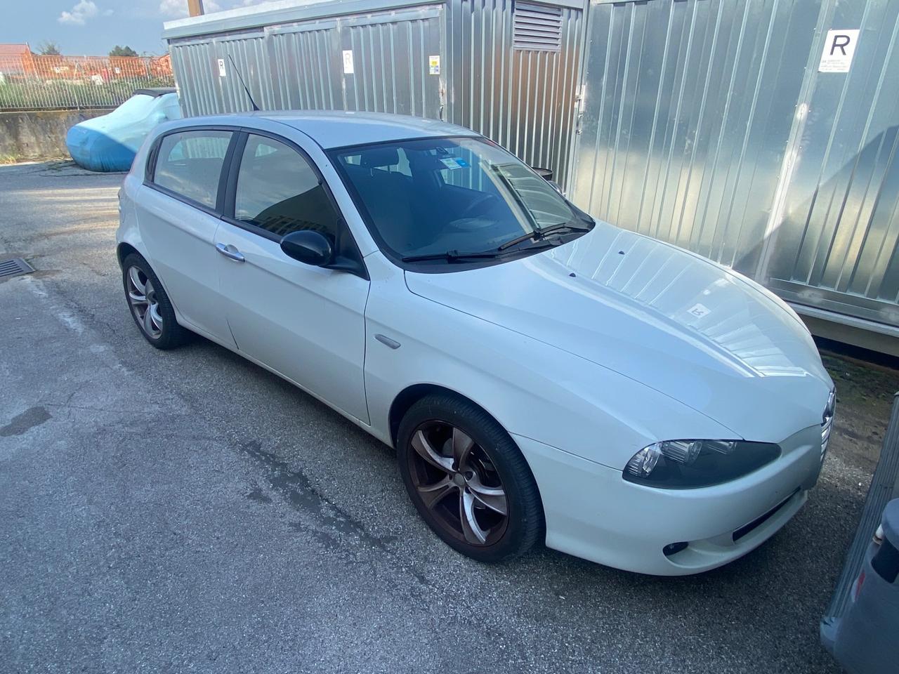 Alfa Romeo 147 1.6 16V 5p NEOPATENTATI