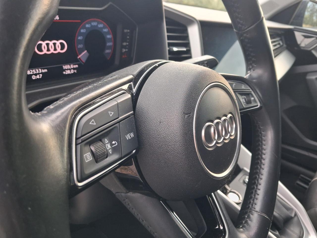 Audi A1 citycarver 30 TFSI Identity Contrast