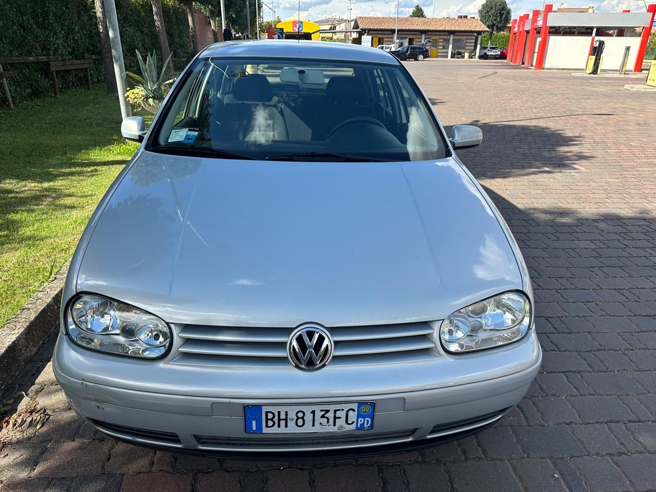 Volkswagen Golf 1.6 benz 2000