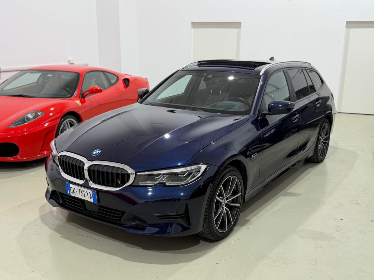 Bmw 330e xDrive Touring FULL, UNIPRO