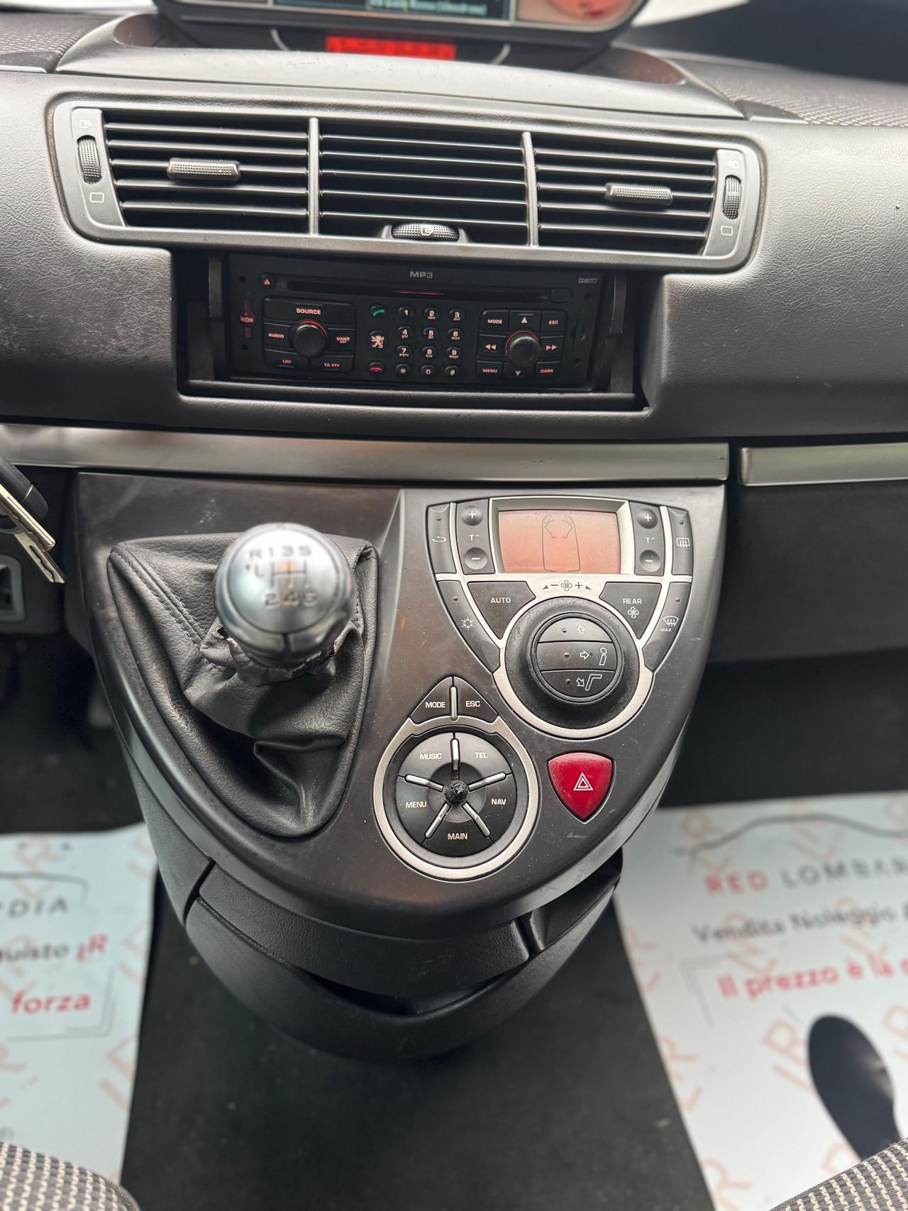 Peugeot 807 2.0 HDi FAP ST