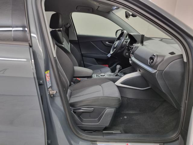 AUDI Q2 35 TFSI S tronic Identity Black