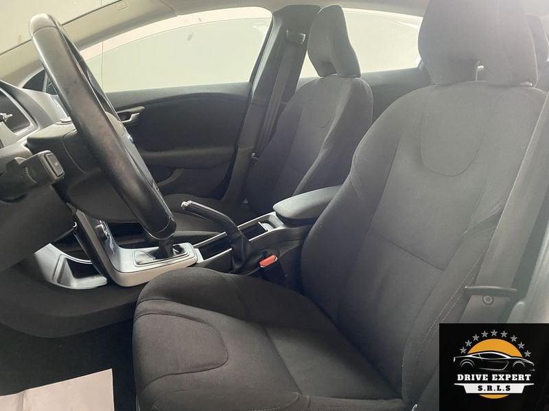 Volvo V40 D2 Geartronic R-Design Momentum