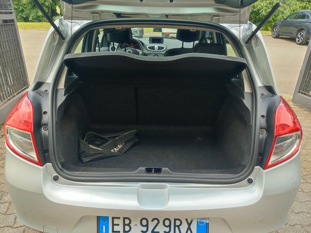 RENAULT CLIO DEL 2010 1.2BENZINA MOLTO BELLA