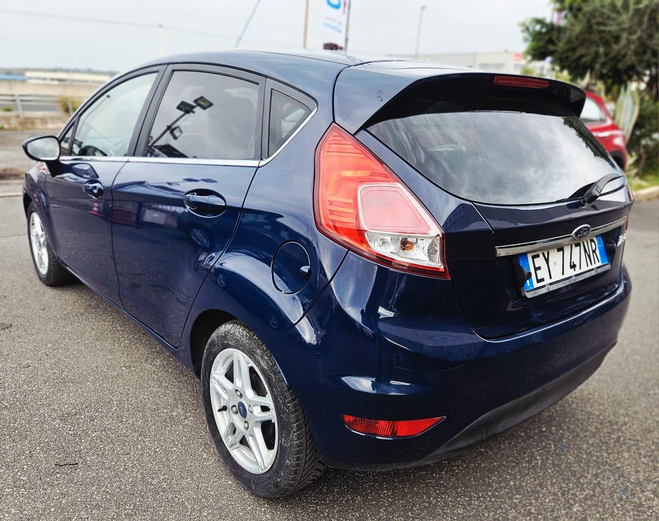 Ford Fiesta 1.5 TDCi 75CV 5 porte Black & White Edition