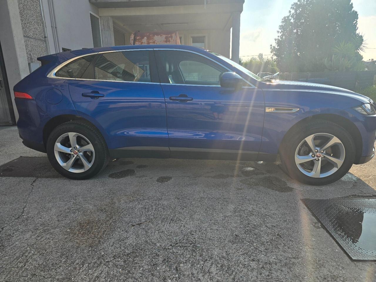 Jaguar F-Pace 2.0 D 180 CV AWD aut. Prestige