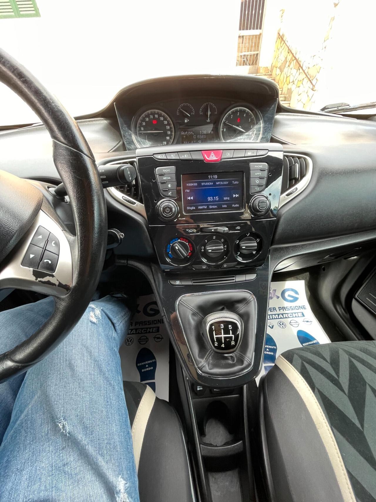Lancia Ypsilon 1.2 69 CV 5 porte Gold