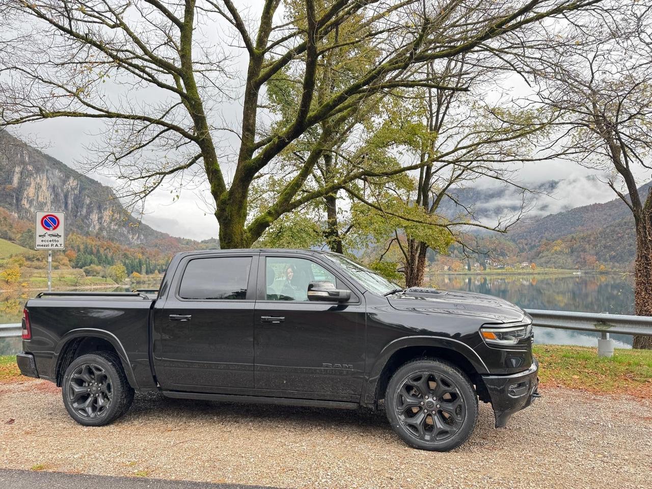 Dodge RAM 1500 5.7 Hemi V8 Militem Magnum