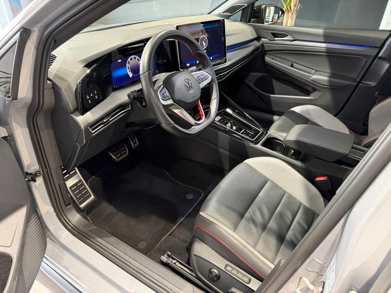 Volkswagen Golf GTI 2.0 TSI DSG