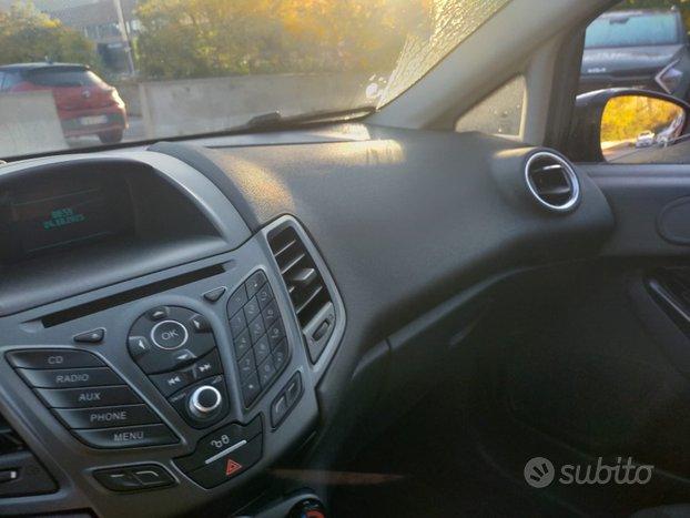 FORD FIESTA 1.5 TDCi per *NEOPATENTATI*