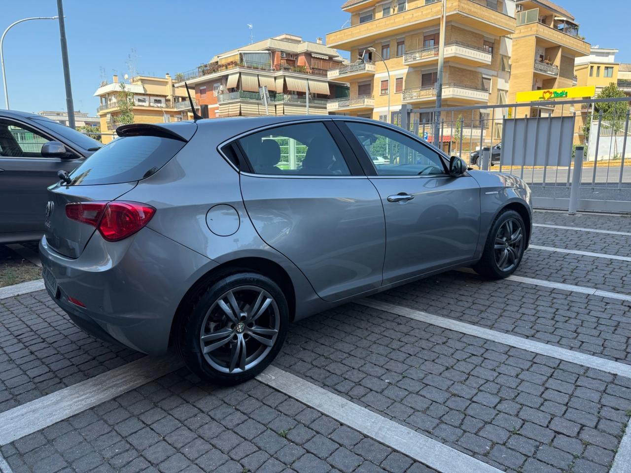 Alfa Romeo Giulietta 1.6 JTDm-2 Distinctive - CONDIZIONI MANIACALI !!