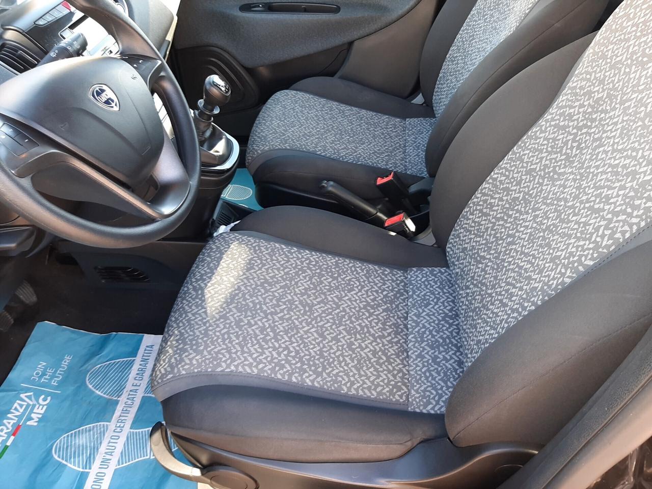 Lancia Ypsilon 1.0 FireFly 5 porte S&S Hybrid Ecochic UnYca