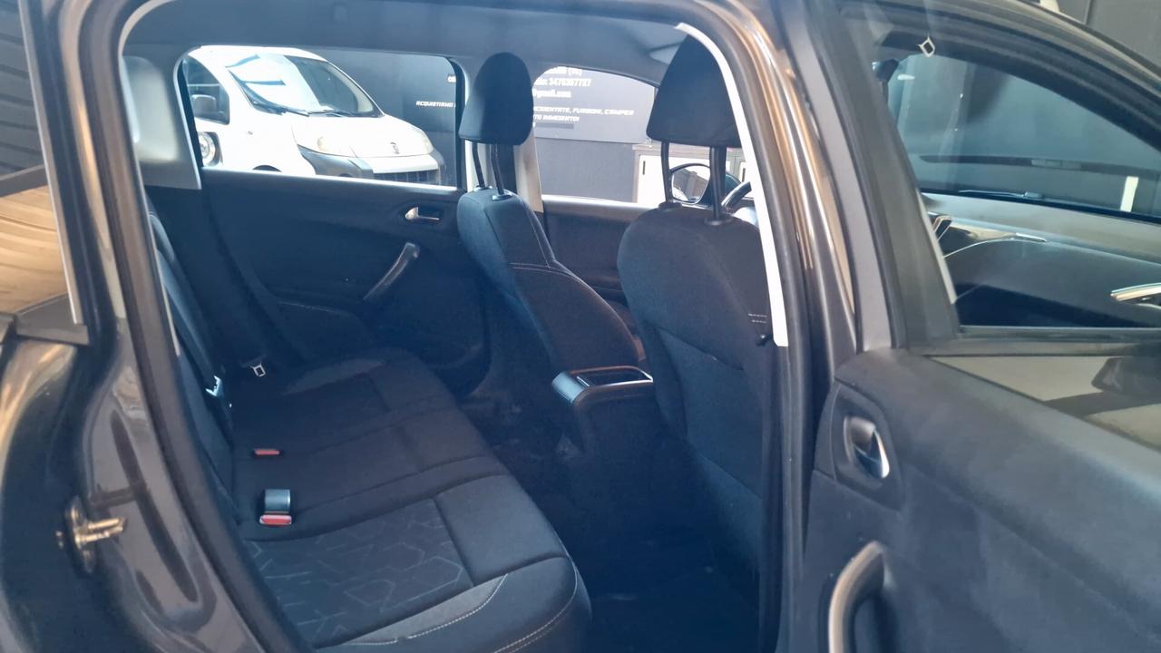 Peugeot 2008 BlueHDi 100 Allure