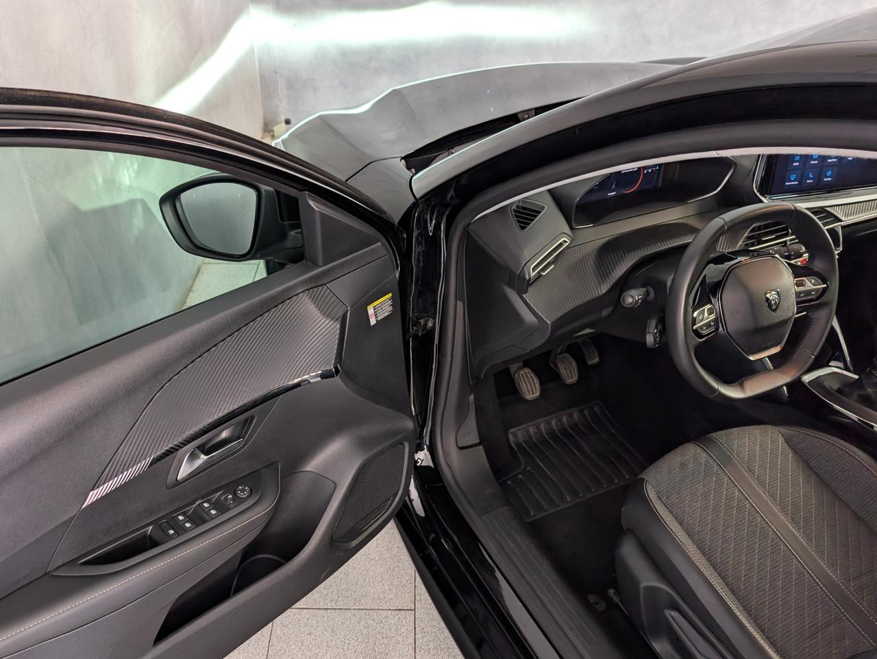 Peugeot 208 ii 1.2 puretech 100cv Allure