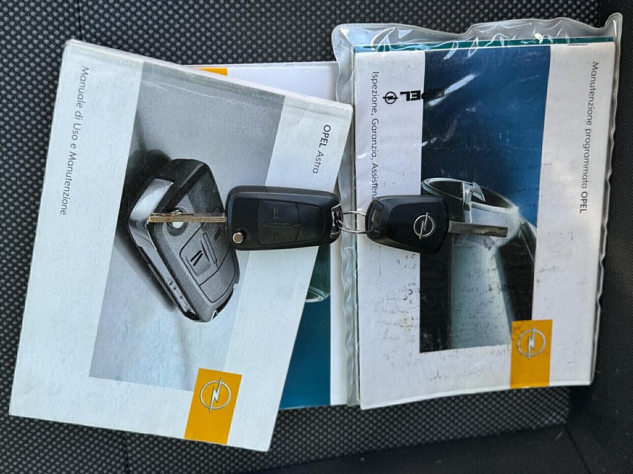 Opel Astra GTC 1.7 CDTI 110CV ecoFLEX 3P. 2009