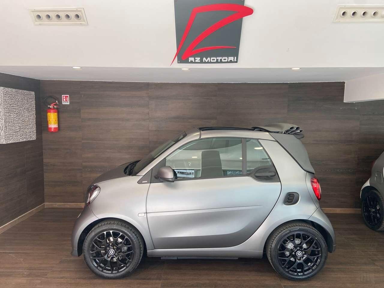 Smart ForTwo 70 1.0 twinamic cabrio Suitegrey Grey-NAVI-LED-ITALIANA-TAGLIANDI MERCEDES