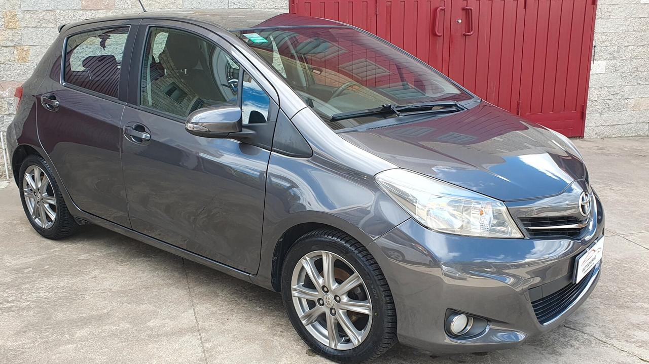 Toyota Yaris 1.4 D-4D 5 porte Lounge