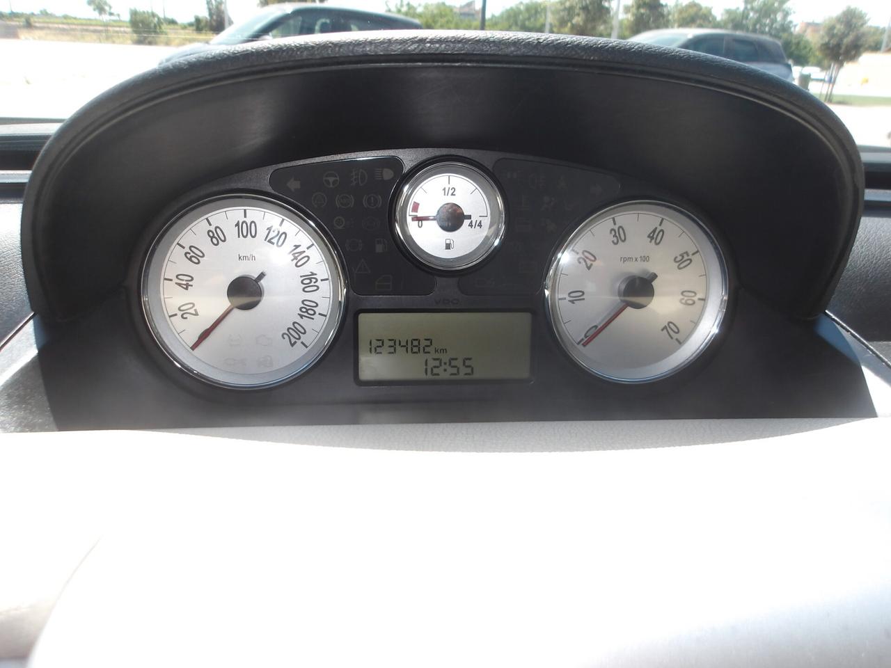 LANCIA YPSILON 1.2 BENZ-2010