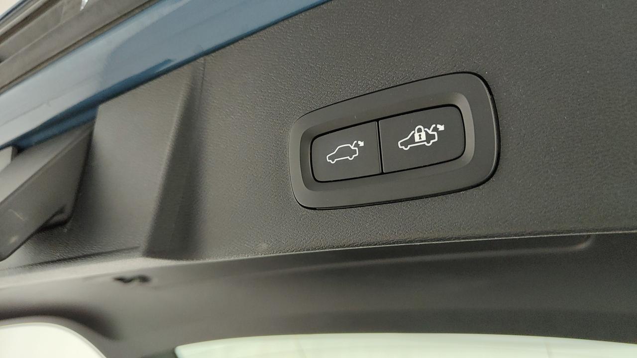 VOLVO XC40 2.0 b3 Core auto