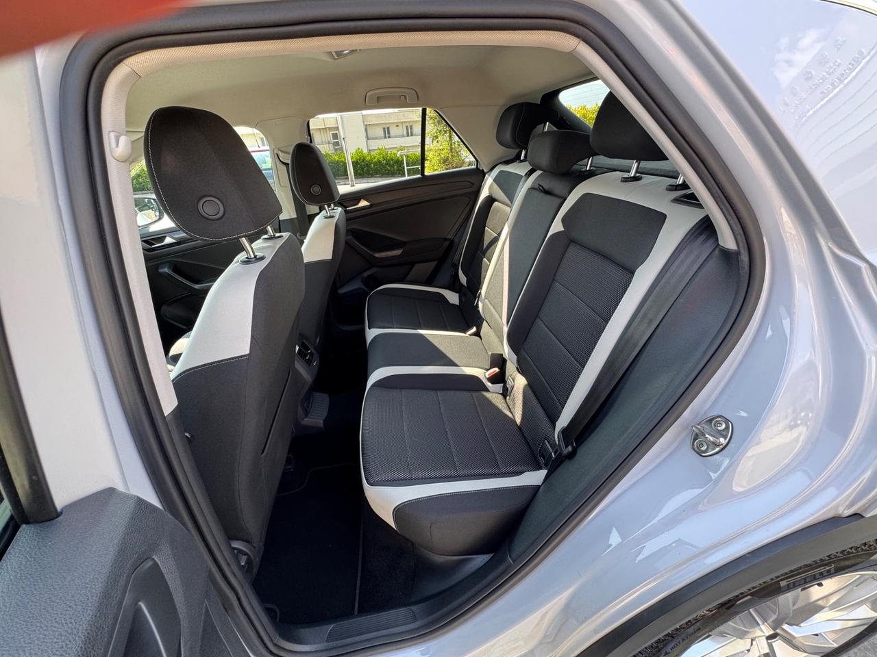 Volkswagen T-Roc 1.6 TDI SCR Advanced VIRTUAL, LED, TELECAMERA