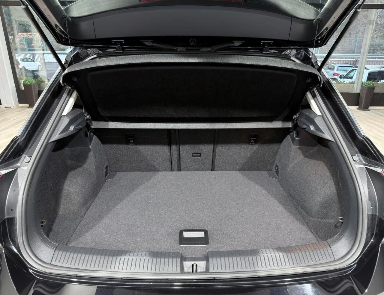 VW T-ROC 2.0TDI 150CV DSG 4MOTION 59.000KM 1HANDE