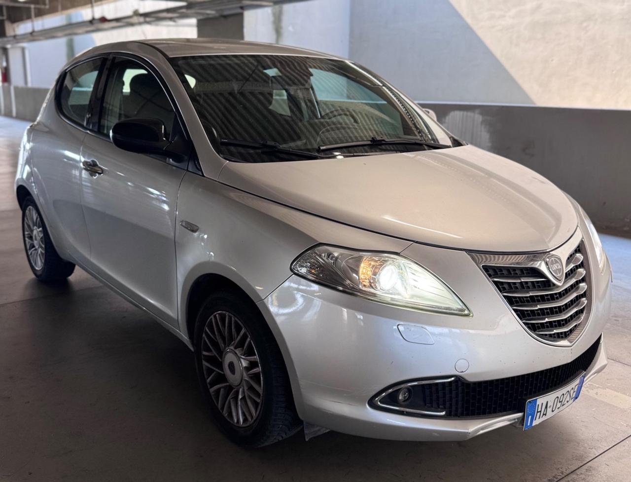 Lancia Ypsilon 1.2 69 CV 5 porte Platinum Euro 6