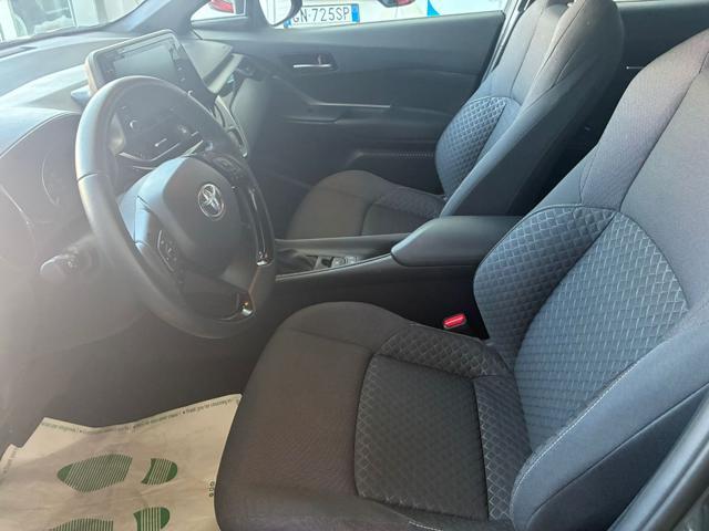 TOYOTA C-HR 1.8 Hybrid E-CVT Active