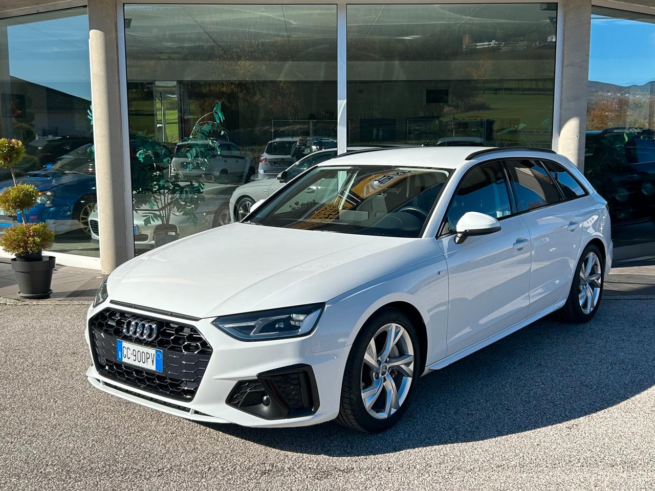 Audi A4 Avant S-LINE 40 TDI S tronic edition