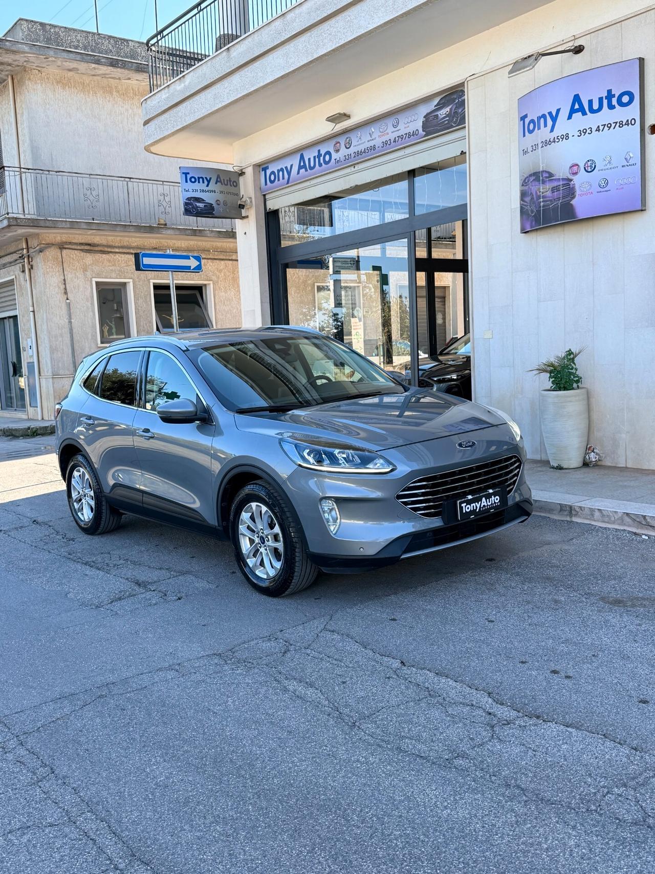 Ford Kuga 1.5 ecoblue Titanium 120cv NAVI,SENSORI DI PARCHEGGIO,BLUETOOTH,KM CERTIFICATI!