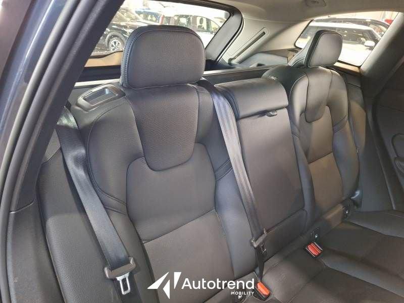 Volvo XC60 B4 197+14 CV AWD Automatica Mild Hybrid Diesel Plus Bright
