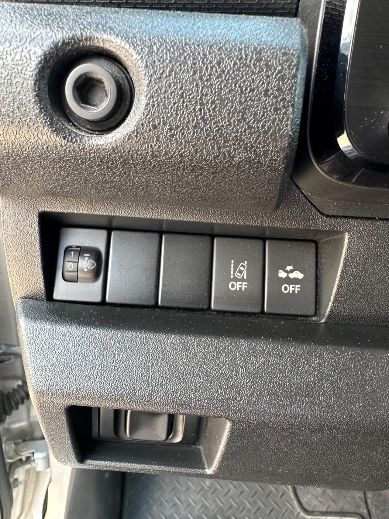 Suzuki Jimny 1.5 5MT