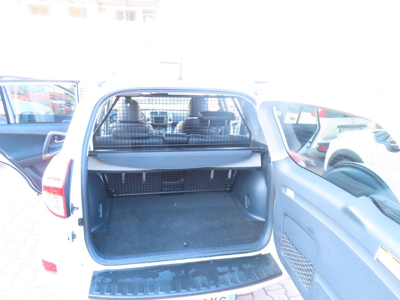 Toyota RAV 4 2.2 D-4D 4x4 DA VETRINA LUXURY