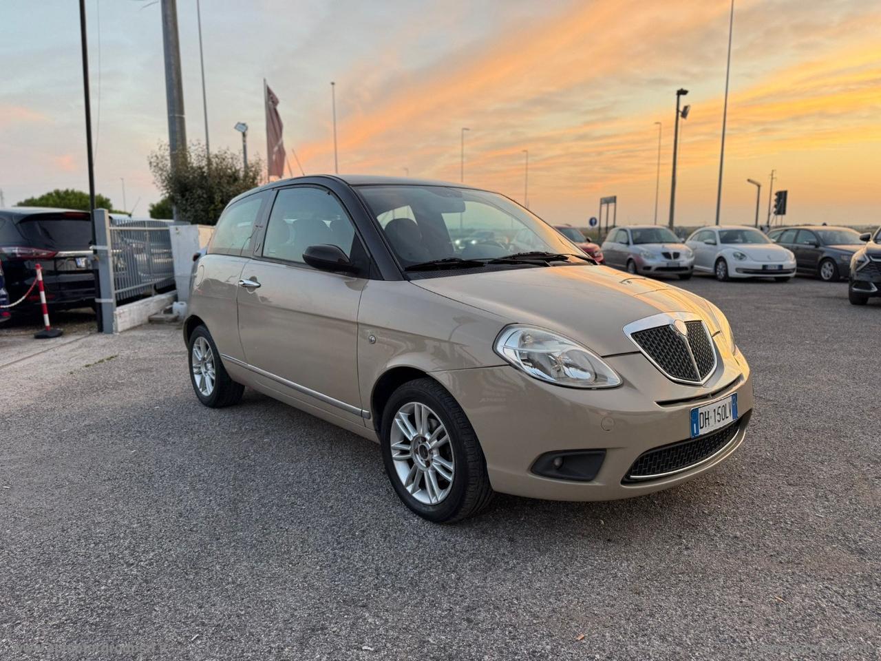 LANCIA Ypsilon 1.4 Oro