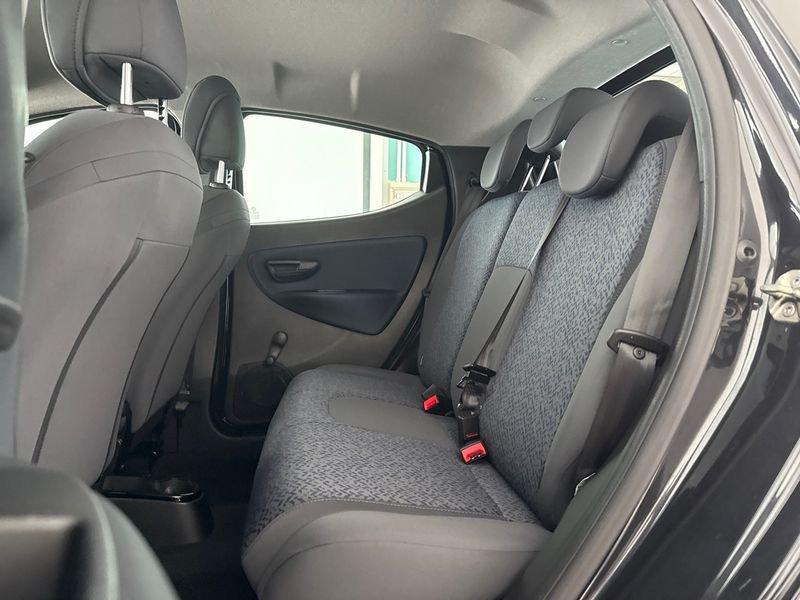 Lancia Ypsilon 1.0 FireFly 70cv Hybrid Oro