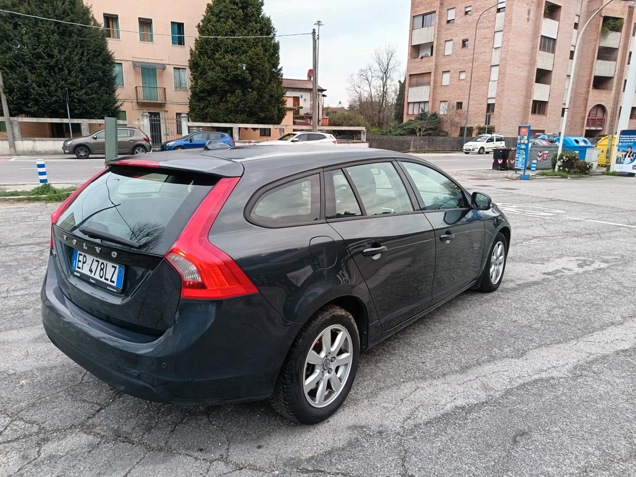 Volvo V60 D3 Geartronic Summum 2012