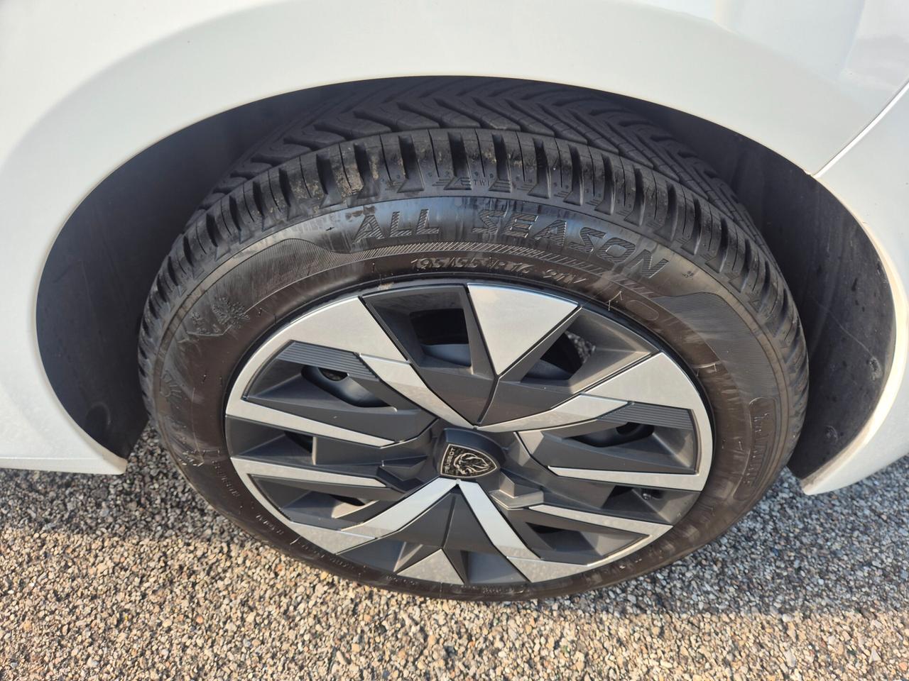 Peugeot 208 PureTech 75 Stop&Start 5 porte Style