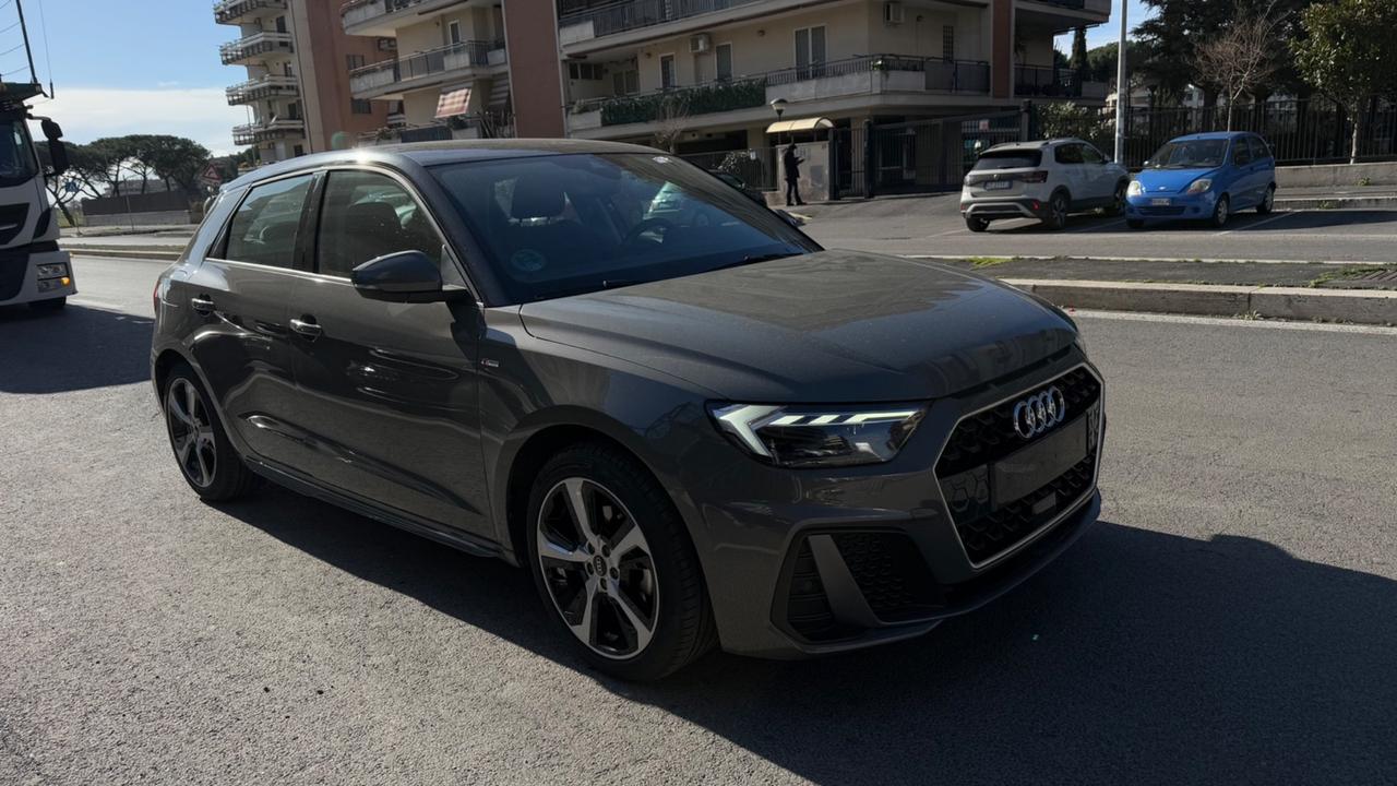 Audi A1 SPB 30 TFSI S tronic Identity Black led navi car play cockpit pdc cerchi 17 clima automatico