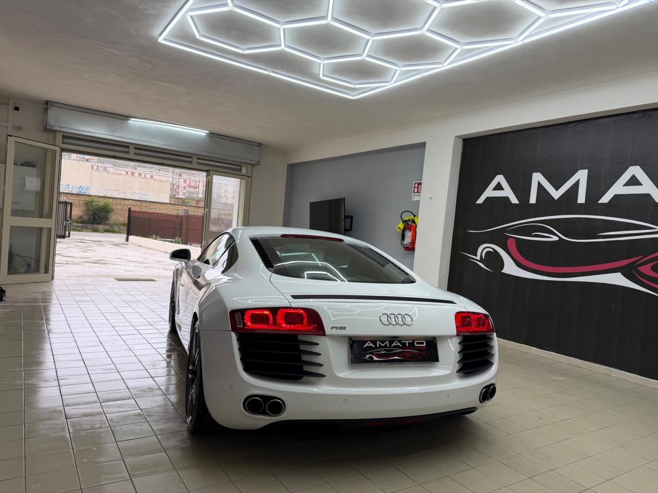 Audi R8 4.2 V8 FSI quattro R tronic