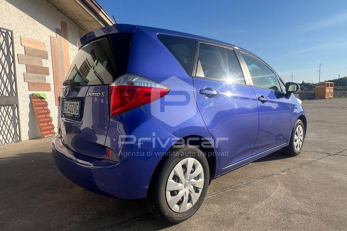 TOYOTA Verso-S 1.3 MT