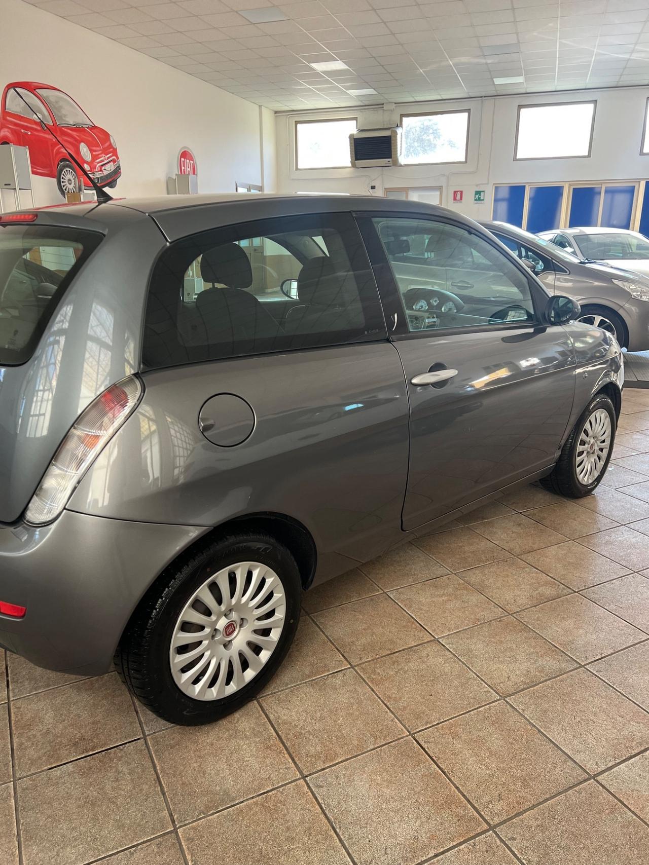 Lancia Ypsilon 1.2 Versus