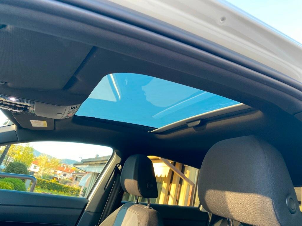 VOLKSWAGEN Taigo Taigo 1.0 TSI 110 CV DSG R-Line