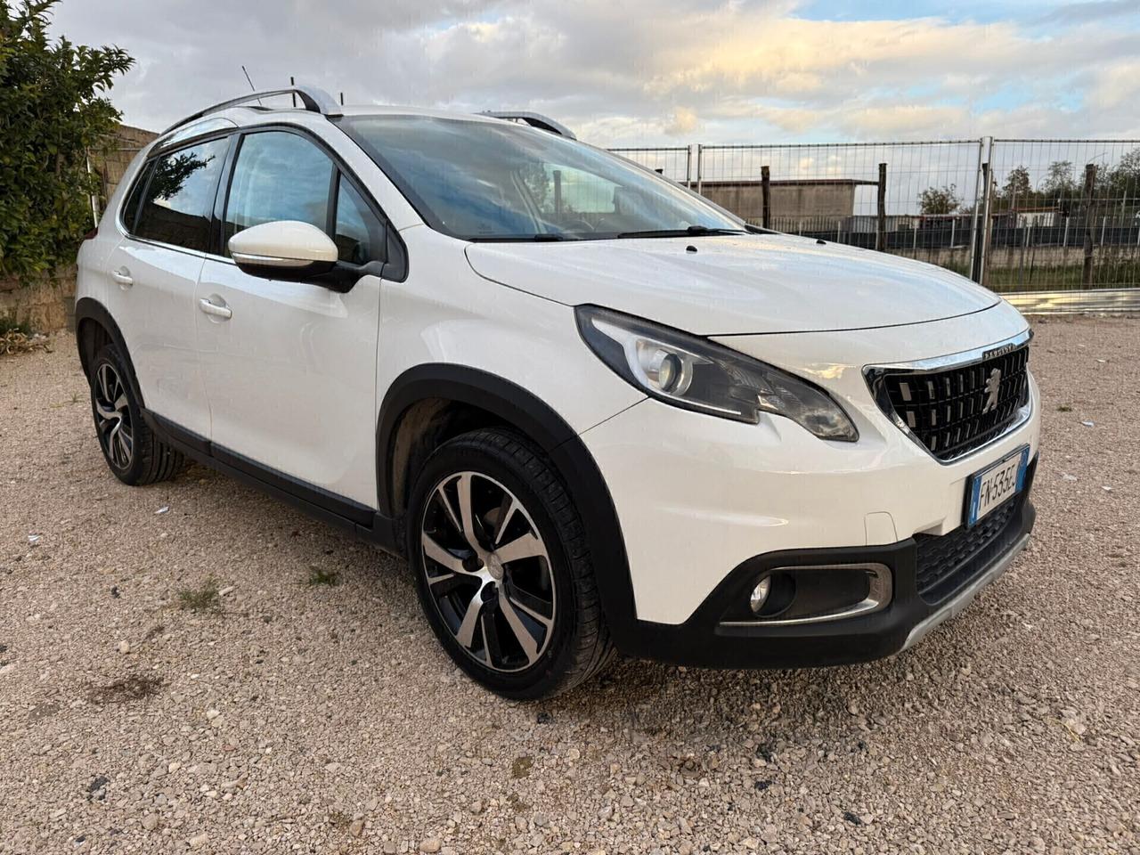 Peugeot 2008 BlueHDi 100 Black Matt