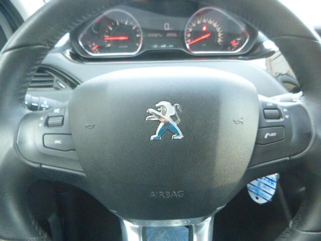 Peugeot 208 1.2 VTi 82 CV 5 porte Active NEOPATENTATI