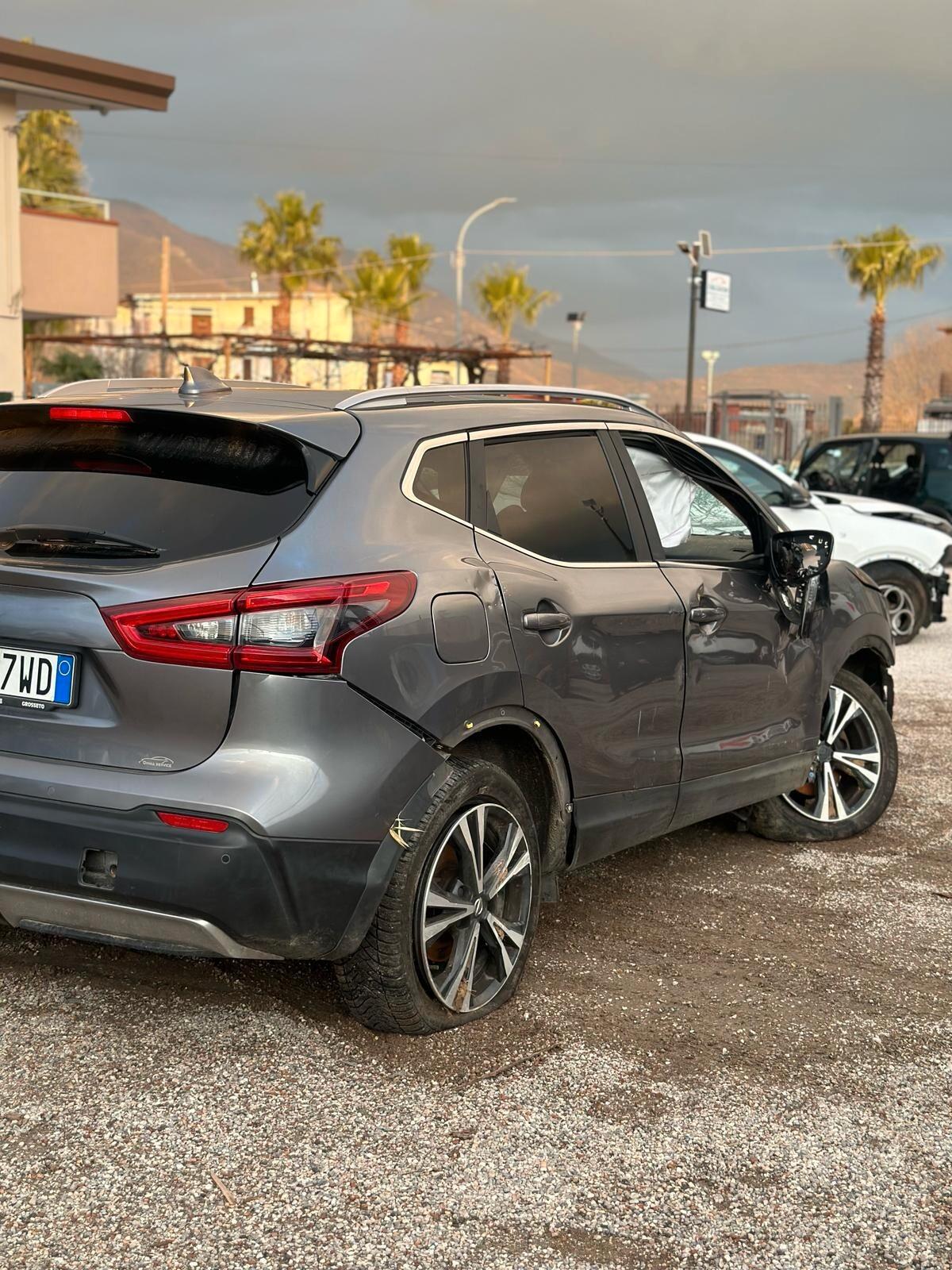 Nissan Qashqai 1.5 dCi Tekna SINISTRATA !