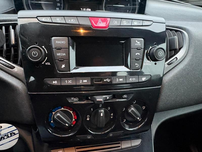 Lancia Ypsilon 1.0 firefly hybrid Gold s&s 70cv OK NEOPATENTATI